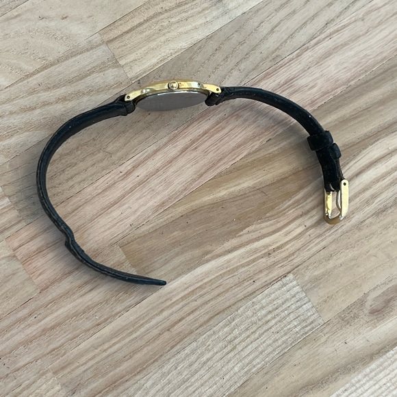 Seiko Ladies Watch Vintage Rare Black Calfskin Strap Gold Tone and Blue Dial - Picture 9 of 14